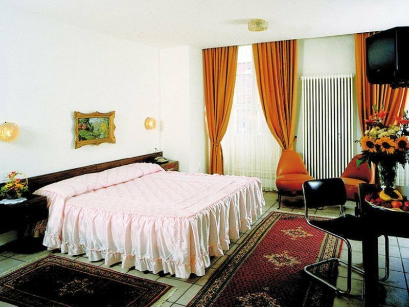 לוקרנו Hotel Dell'Angelo חדר תמונה